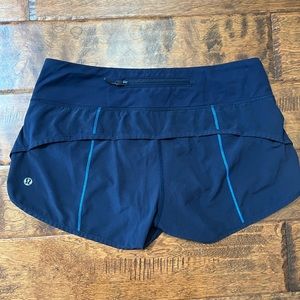 blue size 4 Speed Up Low-Rise Lined Short 2.5" lululemon